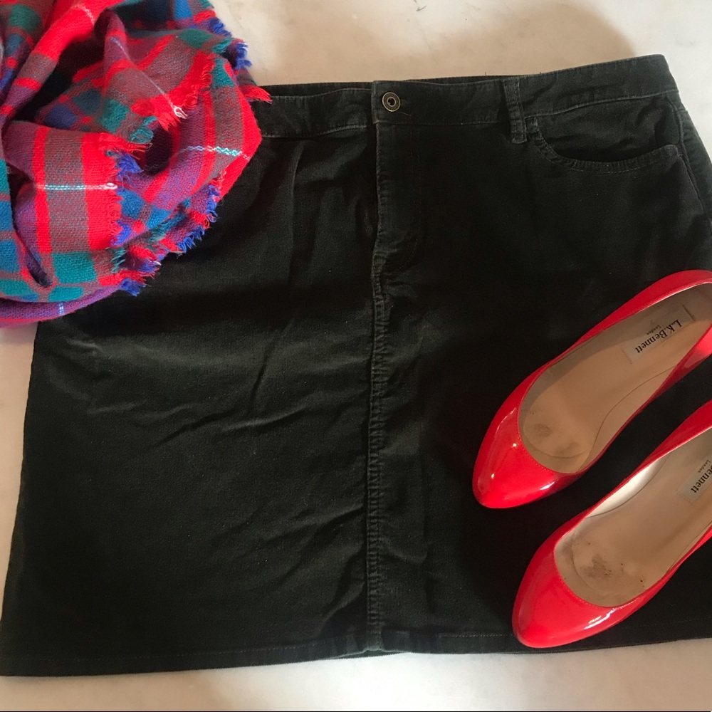 TOMMY HILFIGER corduroy skirt, hunter green